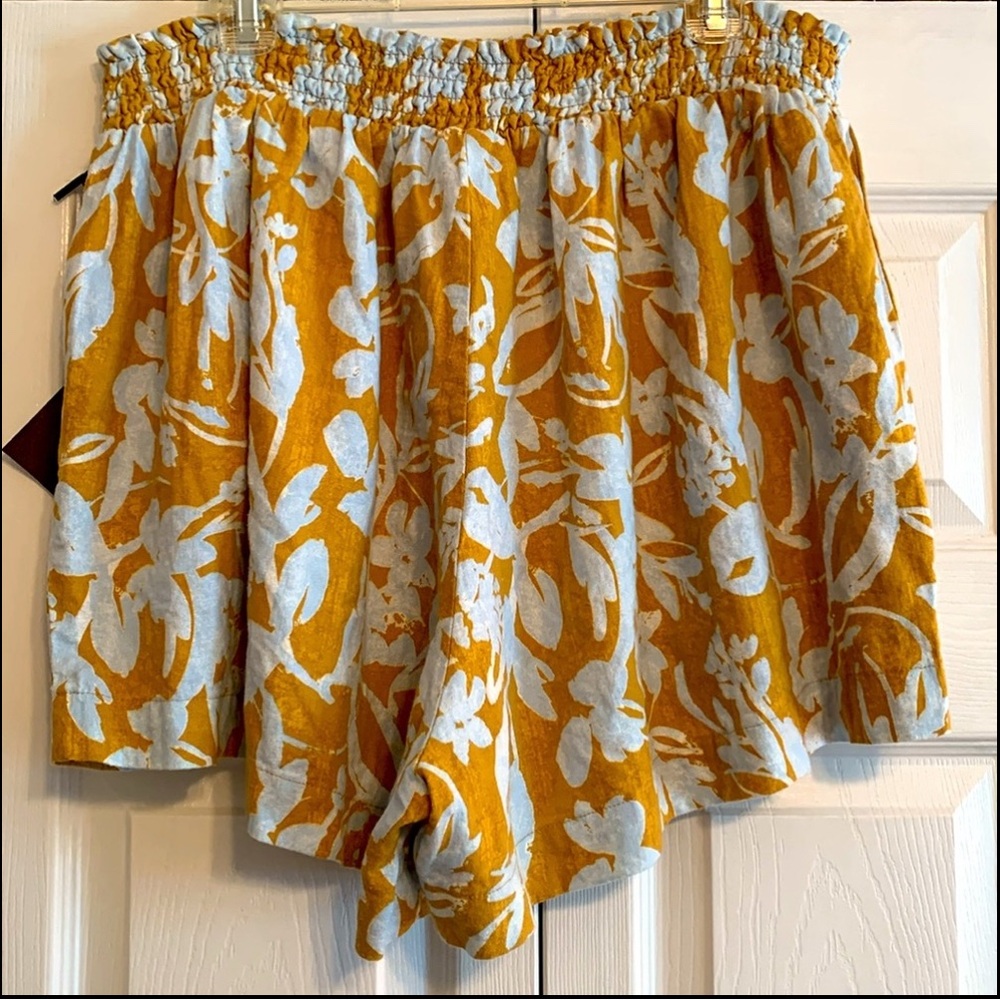 Ava & Viv High Waist Floral Shorts in Mustard and Light Blue - Picture 5 of 11